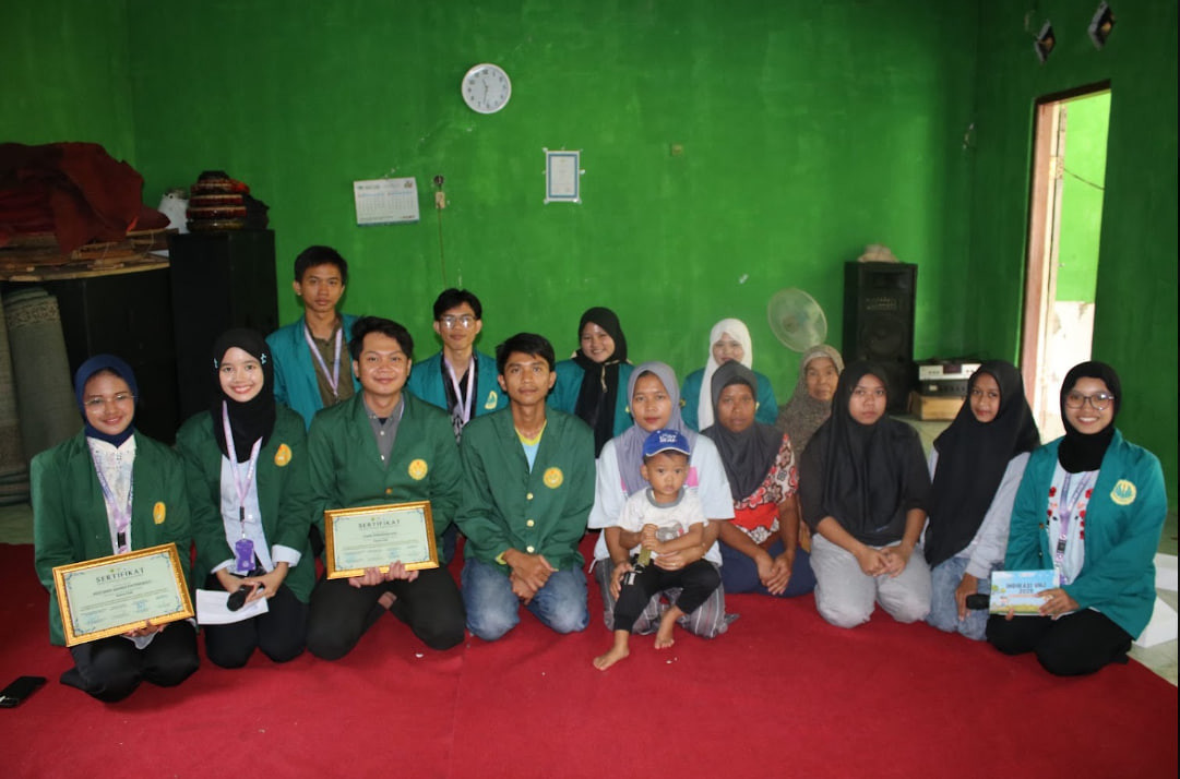 Dokumentasi kegiatan INDIKASI bersama tim relawan dan masyarakat.